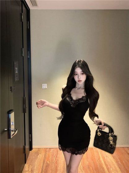 Summer Alluring Lace Edge Skirt Close-Fitting V Neck Spaghetti Strap Short Dress AP0309