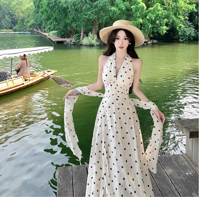 Vacation OOTD Lightweight Dress With Natural Waist Flowy V-Neck Halter Long Dress AP0342