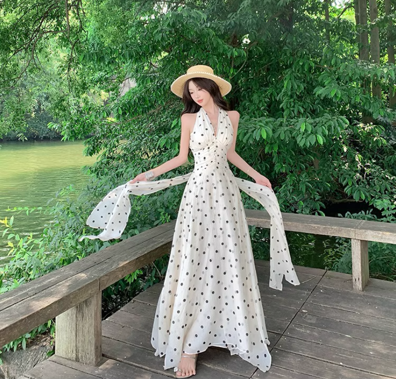 Vacation OOTD Lightweight Dress With Natural Waist Flowy V-Neck Halter Long Dress AP0342