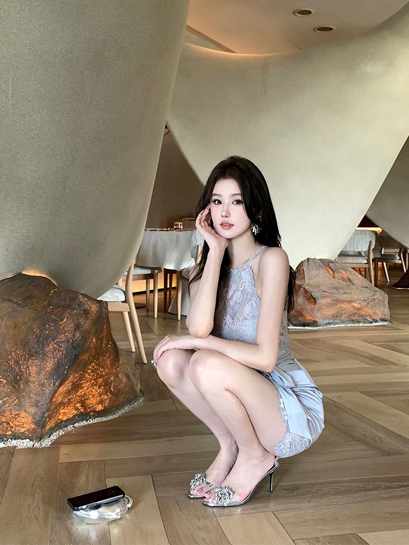 Alluring Summer Bodycon Lace Trimmed Feast Skirt Sleeveless Halter Short Dress AP0361