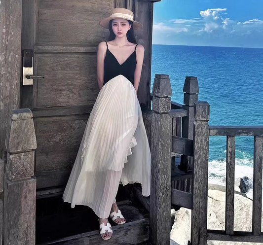 Shirred Tulle White-Black Splicing V Neck Brightening Dress Spaghetti Strap Vacation Long Dress AP0420