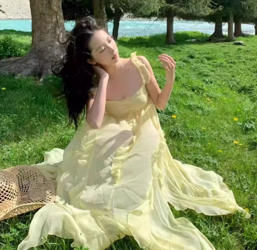 Ethereal Off-Shoulder Maxi Dress Seaside Photo Outfit Flowy Romantic Spaghetti Strap Long Dress AP0431