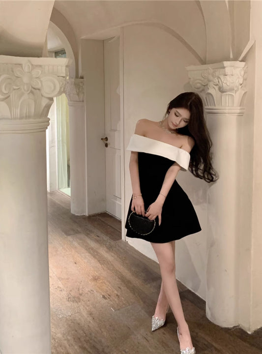 Elegant Off-Shoulder Summer Skirt Strapless White-Black Splicing Short Dress AP0437