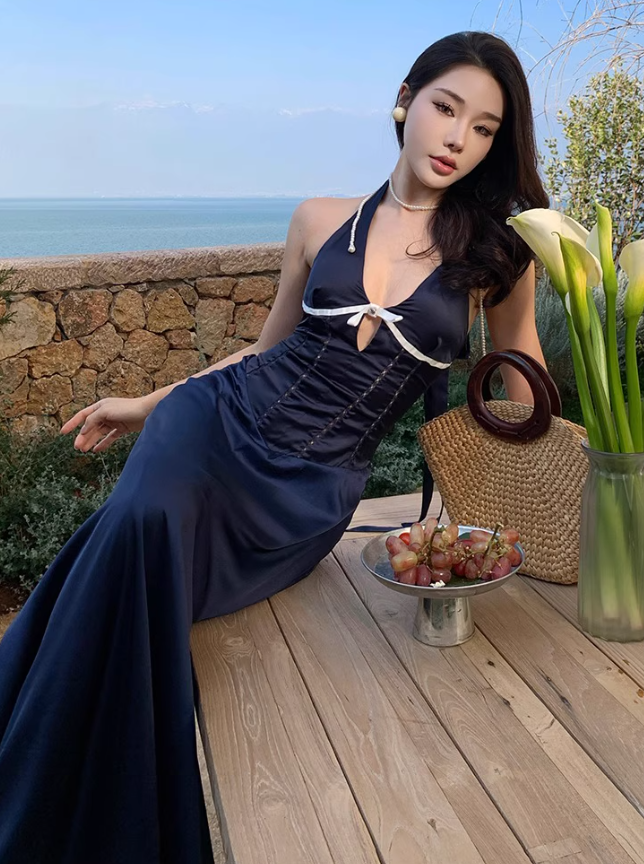 V Neck Vacation Midi Dress Backless Seaside Hollow-Out Halter Long Dress AP0444