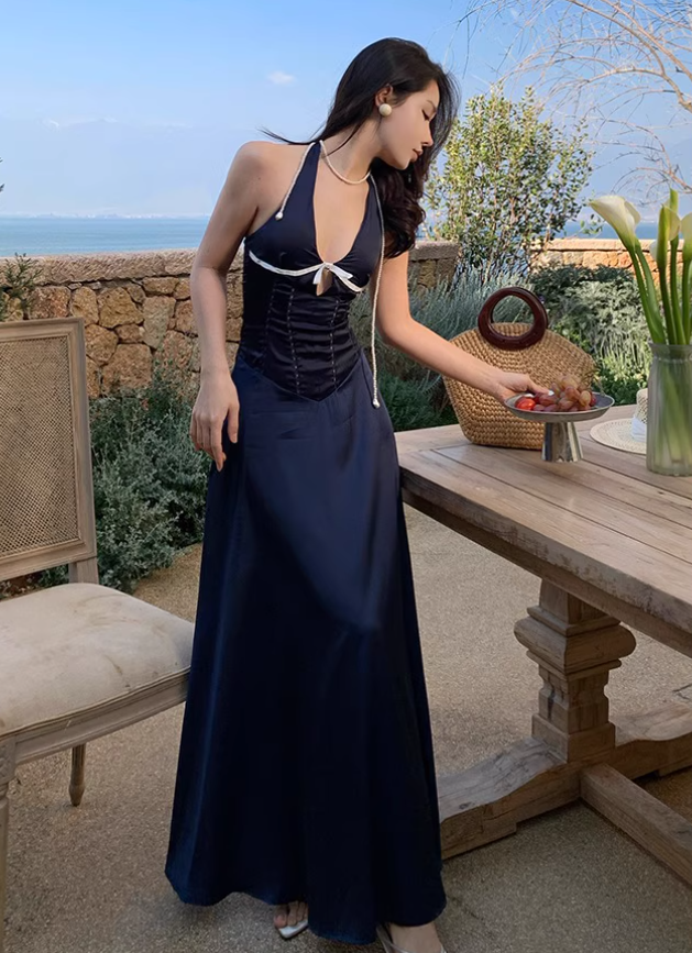 V Neck Vacation Midi Dress Backless Seaside Hollow-Out Halter Long Dress AP0444