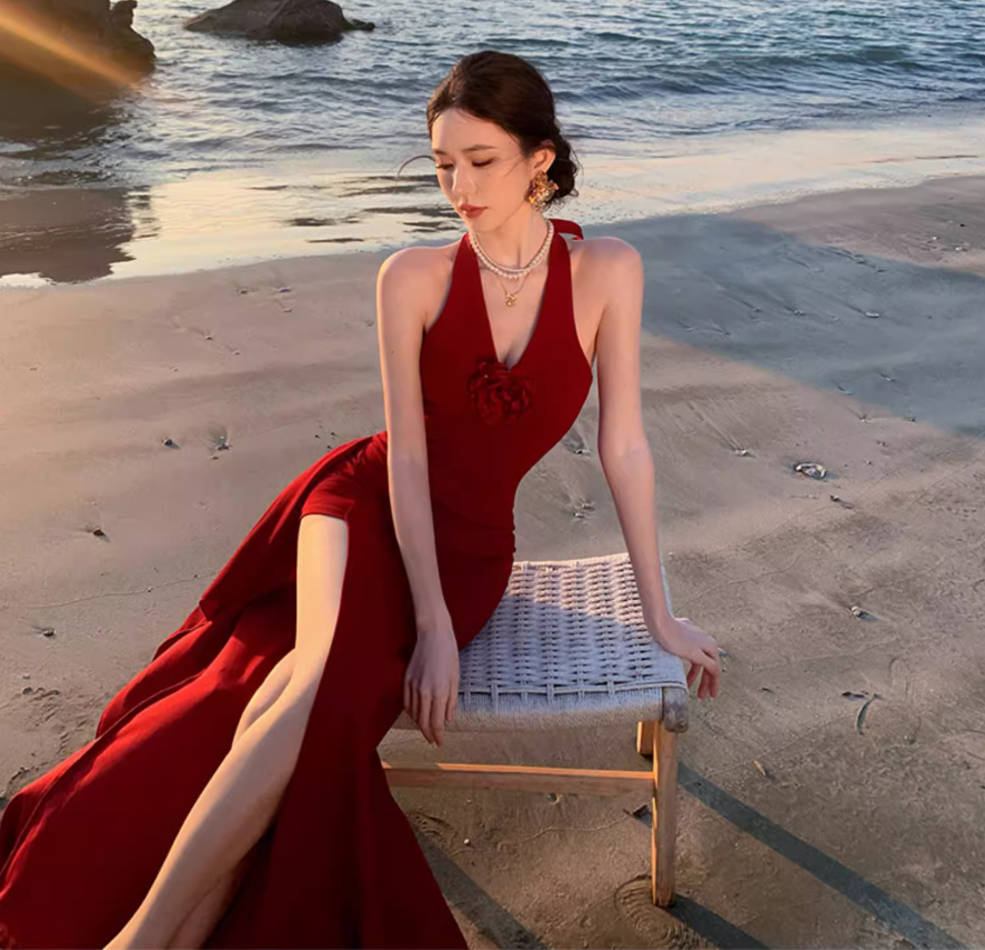 High-Slit Vacation Flowy Beach Dress Vibrant Waist-Cinching Sleeveless Halter Dress AP0448