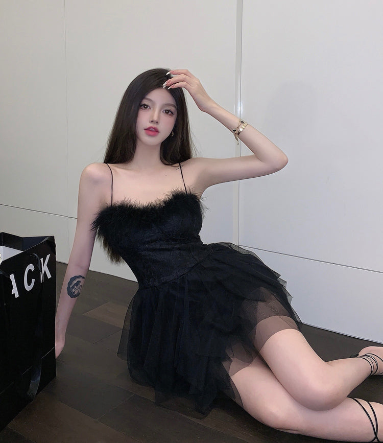 Hepburn-Inspired Fur-Trim LBD Asymmetrical Hem Sexy Tulle Layered Short Dress AP0464