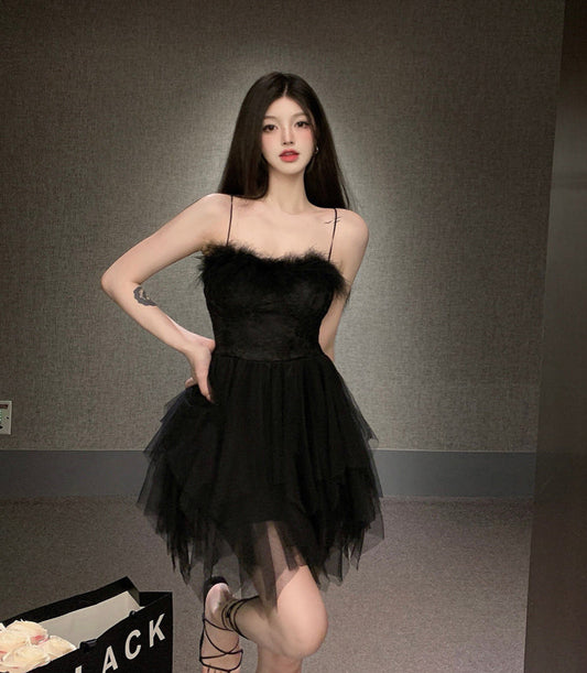 Hepburn-Inspired Fur-Trim LBD Asymmetrical Hem Sexy Tulle Layered Short Dress AP0464