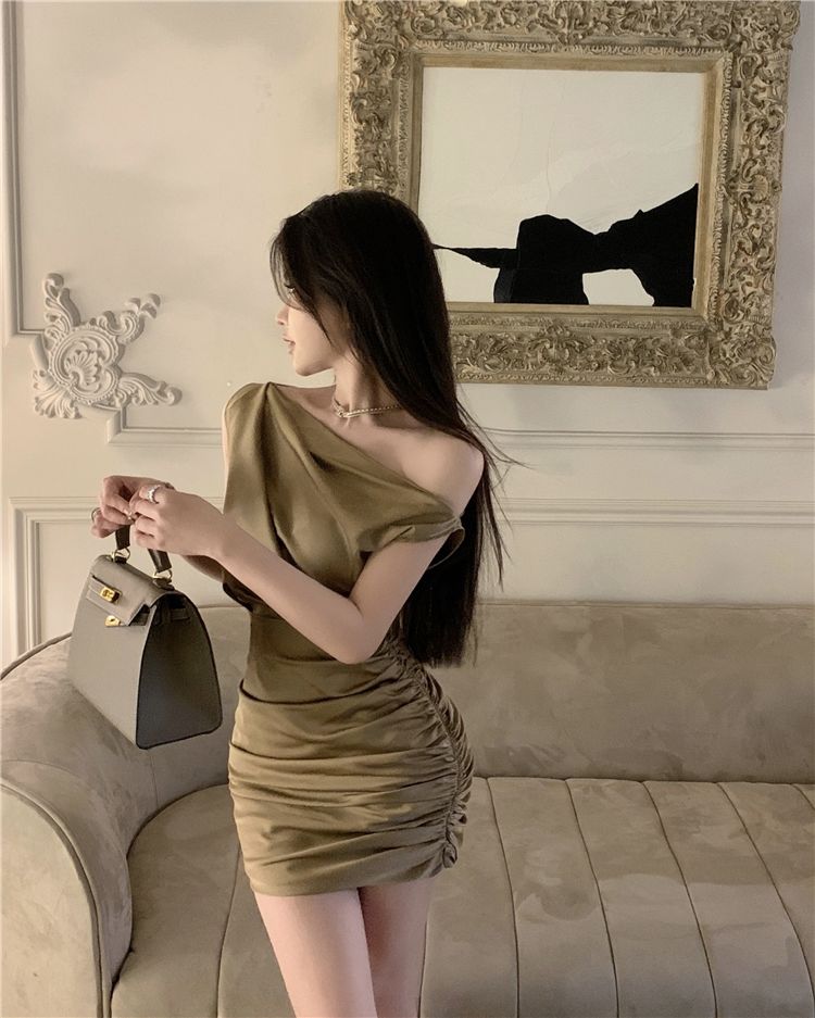 Casual Relaxed Fit Mini Dress Noble Off-Shoulder Sleeveless Fine Texture Short Dress AP0501