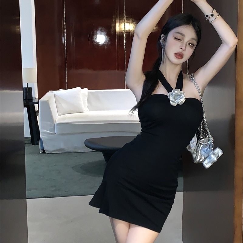 Charming Floral Design Simple Mini Skirt Waist-Cinching Vogue Backless Halter Short Dress AP0511