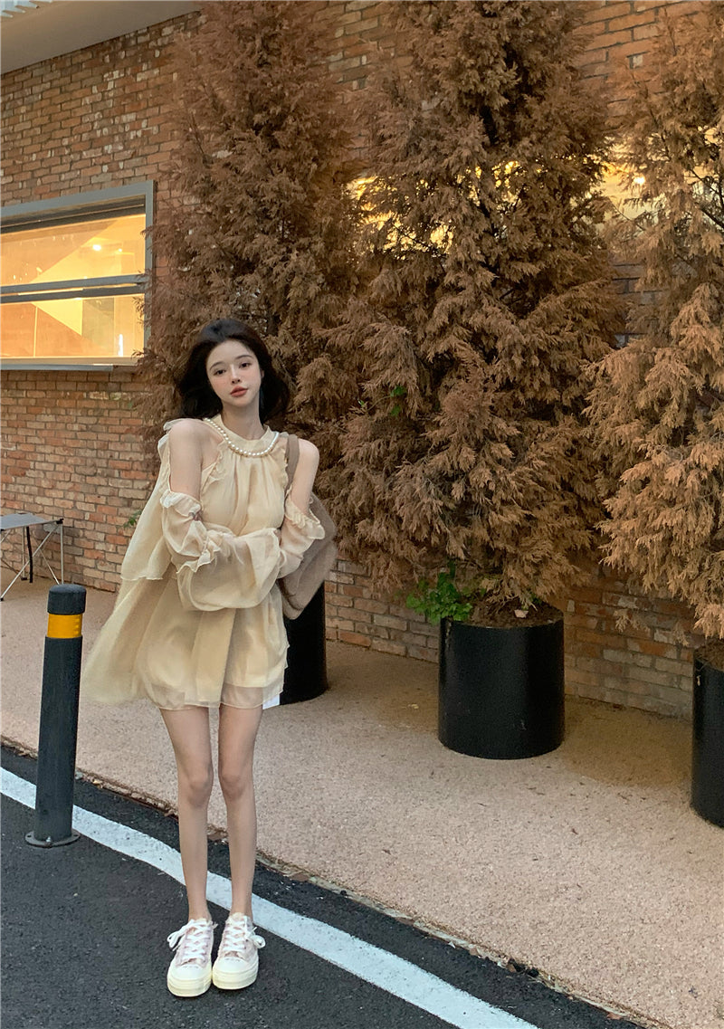 Flowy Tulle Trimmed Balloon Skirt Alluring Ruffles Sleeve Halter Short Dress AP0550