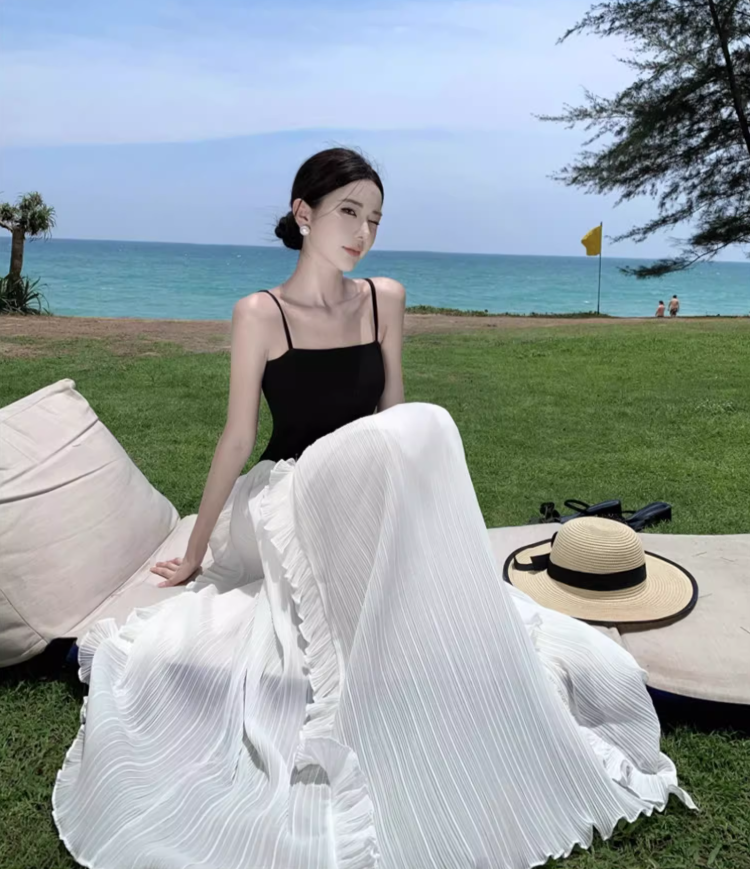 White-Black Splicing Square Neckline Maxi Dress Spaghetti Strap Shirred Tulle Long Dress AP0571