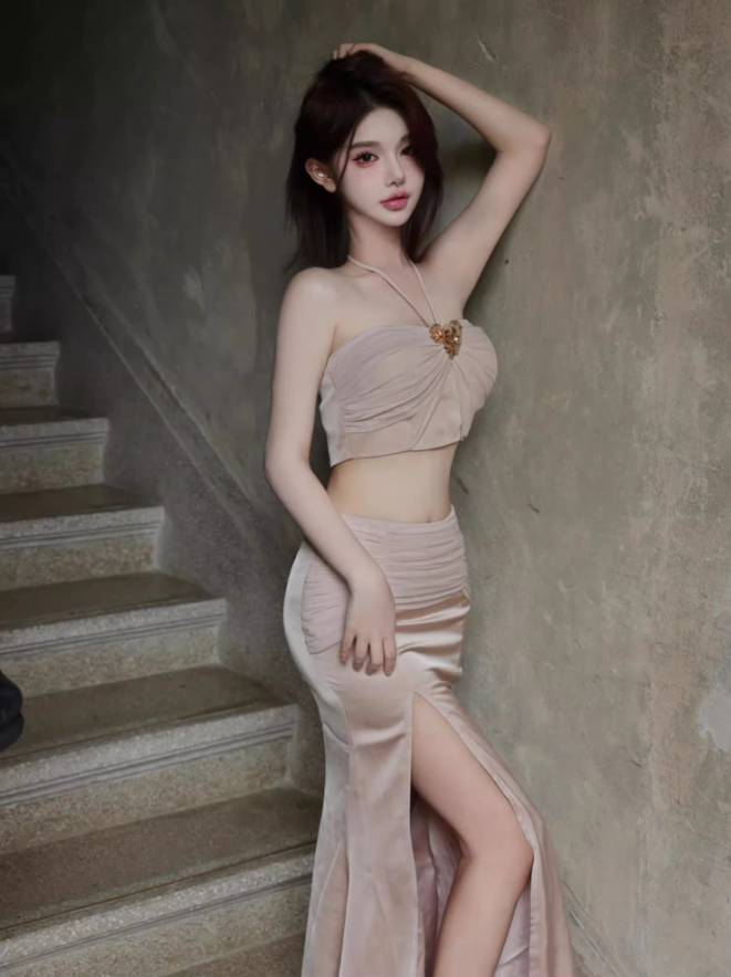 Chic Two-Piece Sheath Long Dress Open Waist High-Slit Sheen Halter Long Dress AP0577