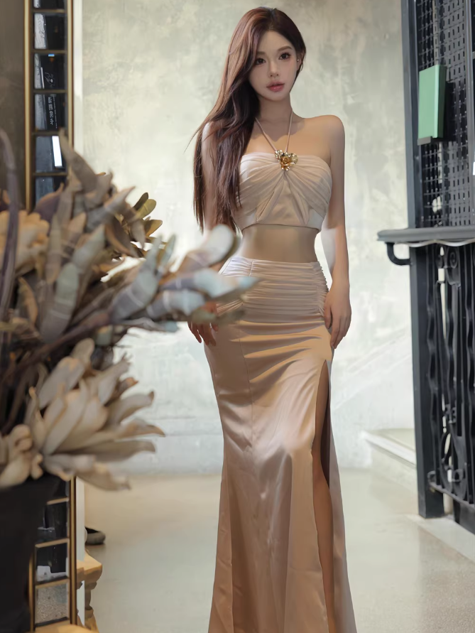 Chic Two-Piece Sheath Long Dress Open Waist High-Slit Sheen Halter Long Dress AP0577