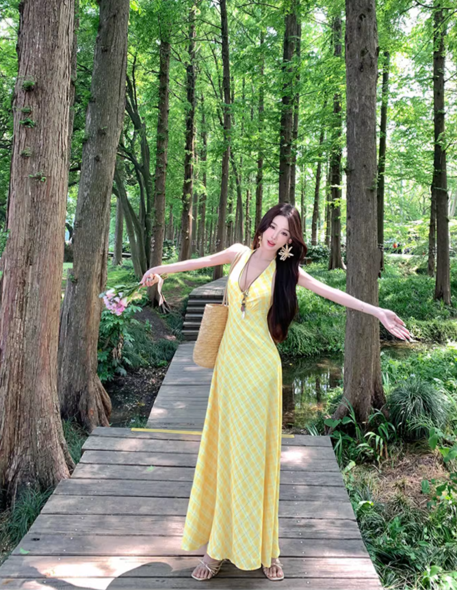 Vibrant Waist-Cinching Cute Maxi Dress Backless Gingham Halter Long Dress AP0597