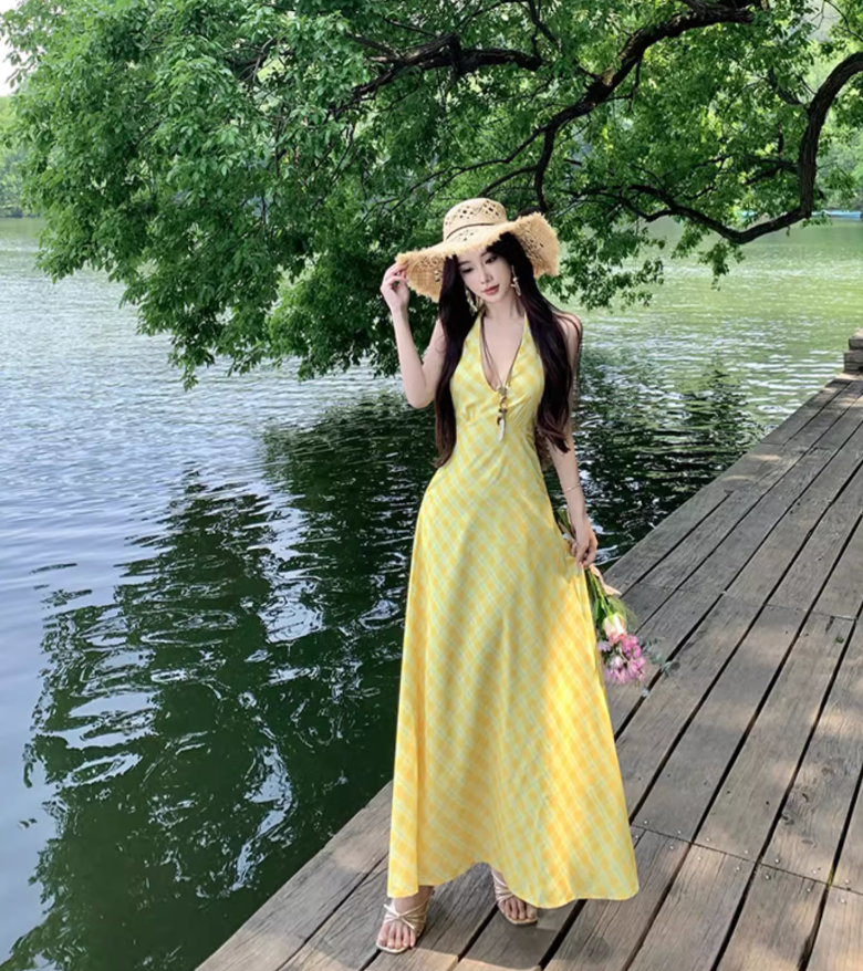 Vibrant Waist-Cinching Cute Maxi Dress Backless Gingham Halter Long Dress AP0597