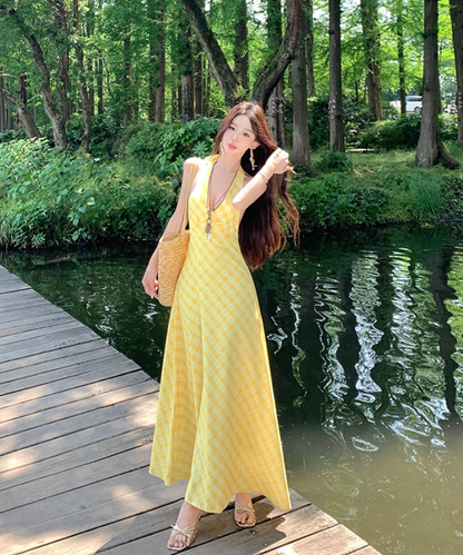 Vibrant Waist-Cinching Cute Maxi Dress Backless Gingham Halter Long Dress AP0597
