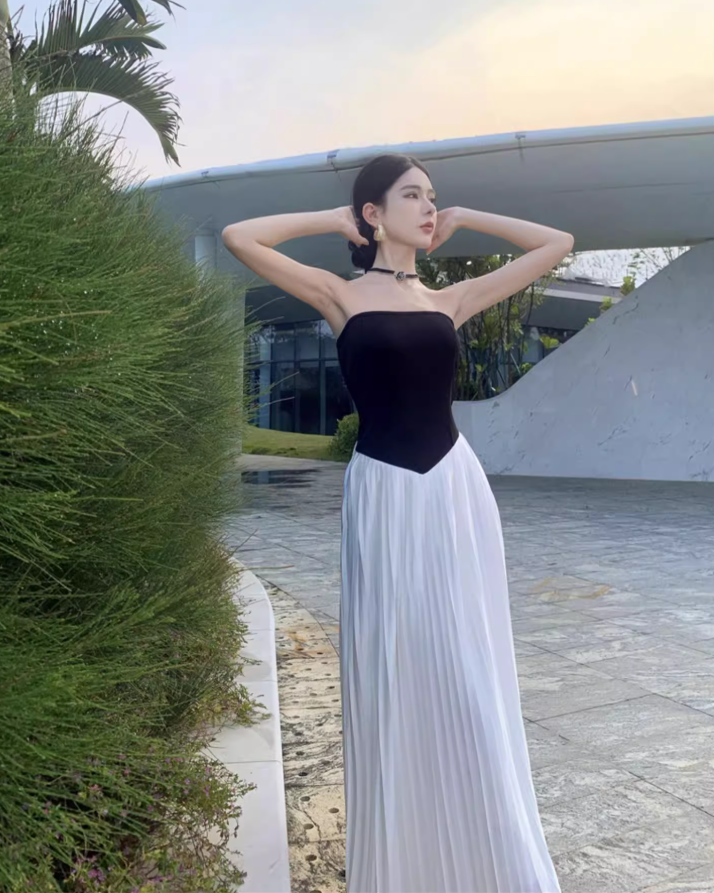 White-Black Splicing Strapless Flowy Hem Sundress Waist-Cinching Long Dress AP0629