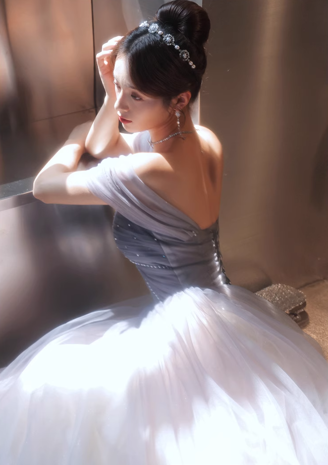 Elegant Tulle Hem Off-Shoulder Glitter Beading Evening Gowns A-line Prom Long Dress AP0644