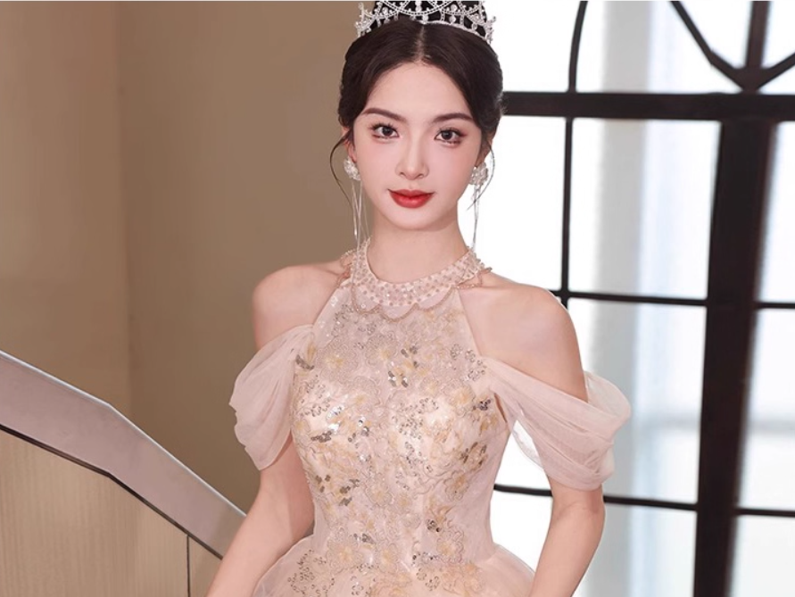 Off-Shoulder Ruffles Tulle Splicing Socialite Feast Sequins Glow Host Halter Prom Dress AP0653