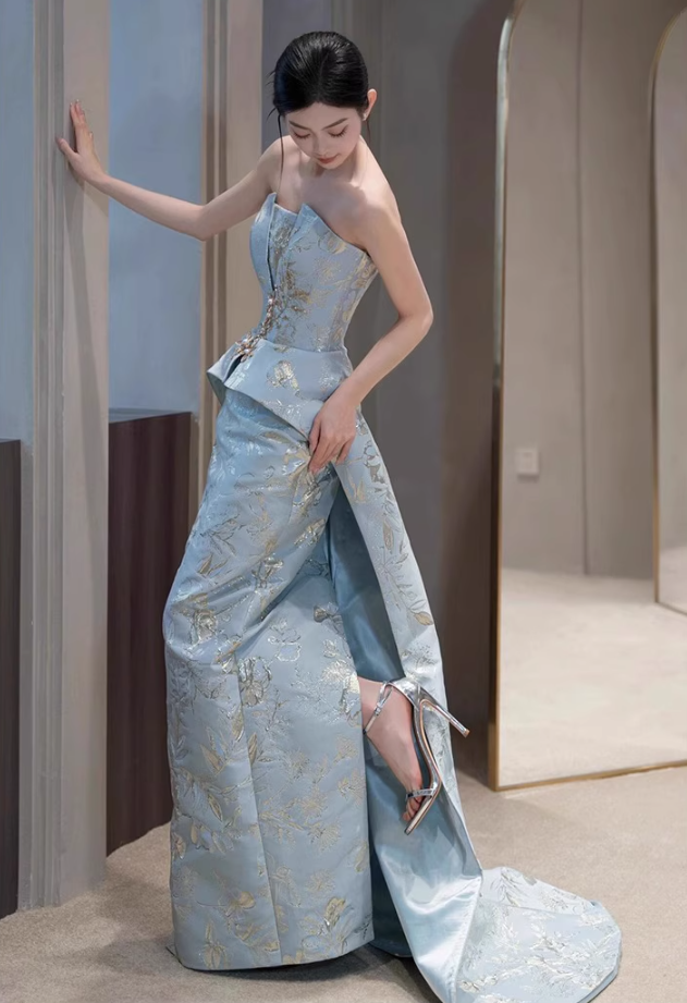Oriental Pale Blue Watteau Strapless Feast Dress Beading Applique Floral Print Sheath Prom Dress AP0663