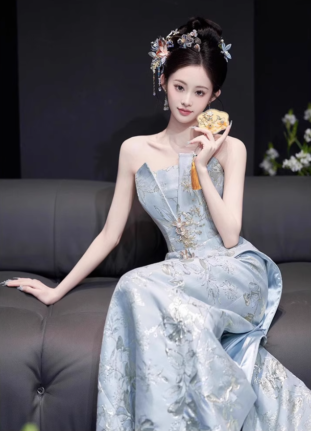 Oriental Pale Blue Watteau Strapless Feast Dress Beading Applique Floral Print Sheath Prom Dress AP0663