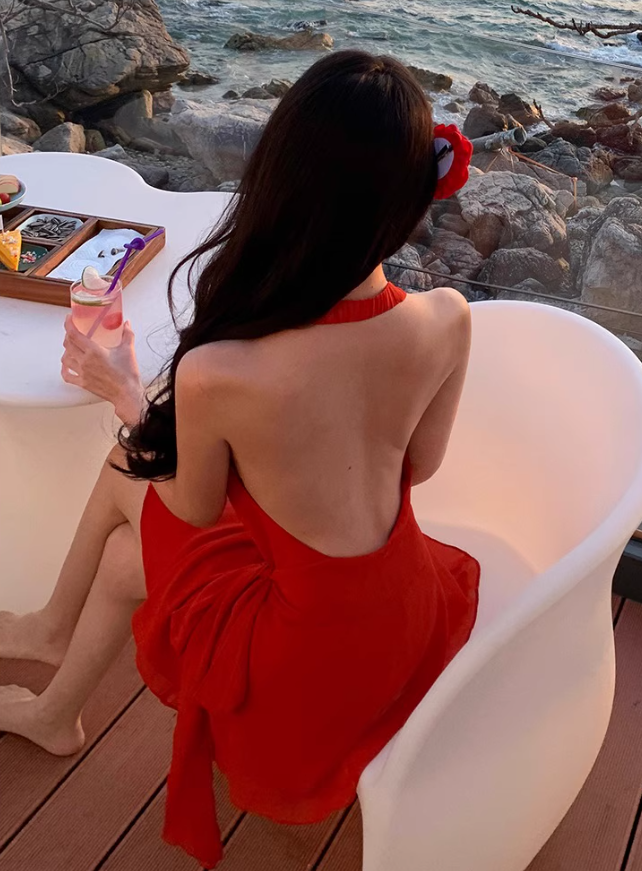 Summer V-Neck Refined Mini Dress Close-Fitting Backless Halter Short Dress AP0685