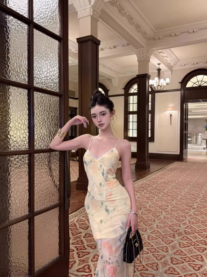 Floral Lace-Spliced Vibrant Mermaid Dress Spaghetti Strap Waist-Cinched Long Dress AP0712