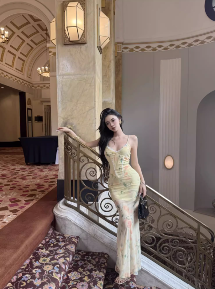 Floral Lace-Spliced Vibrant Mermaid Dress Spaghetti Strap Waist-Cinched Long Dress AP0712