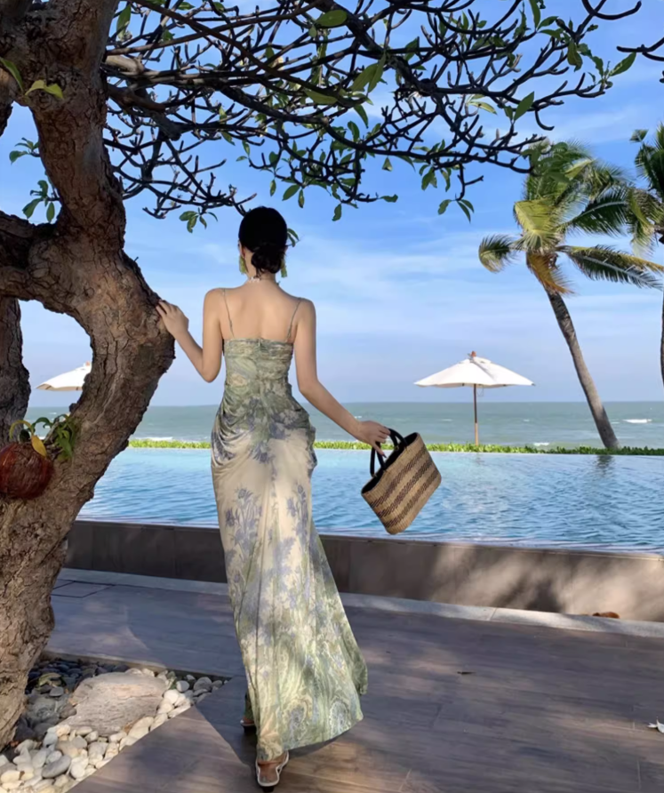 Luxury Breathable Waist-Cinched Maxi Dress Gathered Spaghetti Strap Long Dress AP0714