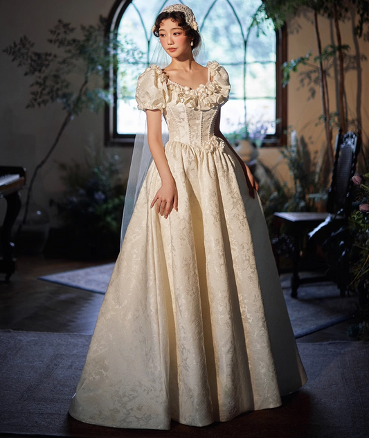 Retro Satin Fabric White Lustrous Applique Maxi Dress Puff Sleeve Feast Prom Long Dress AP0737