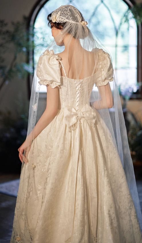 Retro Satin Fabric White Lustrous Applique Maxi Dress Puff Sleeve Feast Prom Long Dress AP0737