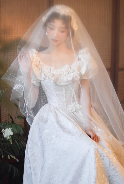 Retro Satin Fabric White Lustrous Applique Maxi Dress Puff Sleeve Feast Prom Long Dress AP0737