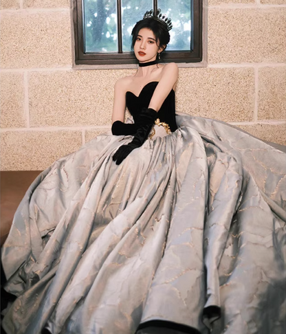 Luxurious Applique Strapless Cinched-Waist Maxi Dress Sweetheart Neck Textured Prom Dress AP0743