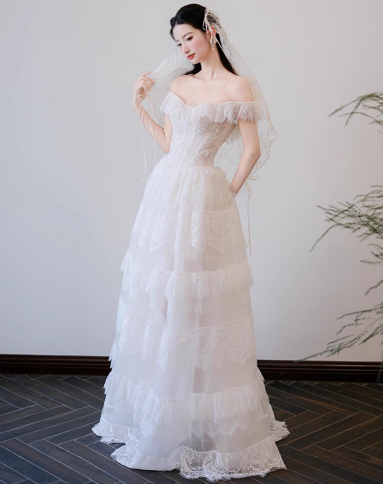Unique Lace Splicing Breathable Mesh Engagement Dress Stylish Off-Shoulder Cinched-Waist Wedding Dress AP0749