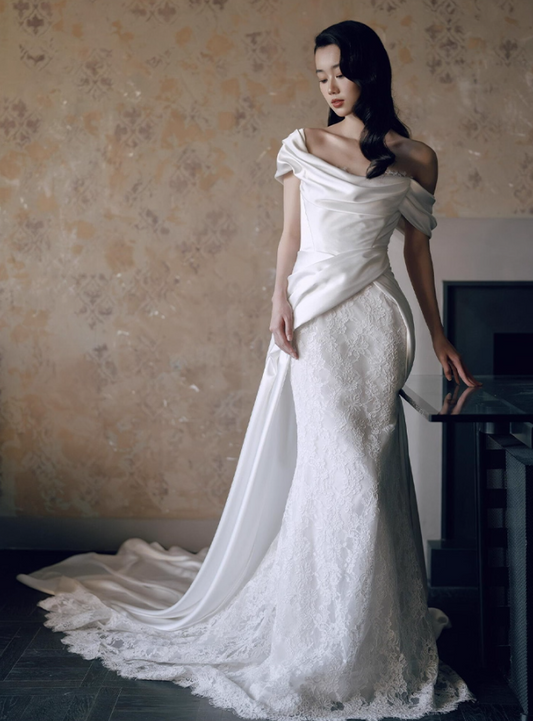 Elegant Lace Hem Satin Fabric Mermaid Dress Stylish Asymmetric Neck Cinched-Waist Wedding Dress AP0750