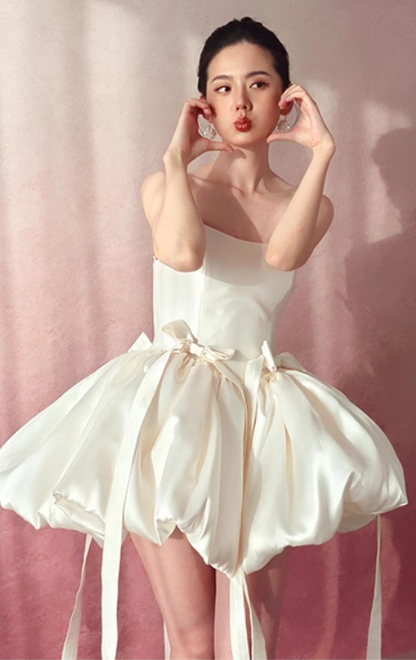 Dreamy Strapless Feast Short Dress Backless Satin Fabric Bow-Knot Ball Gown Homecoming Dress AP0752