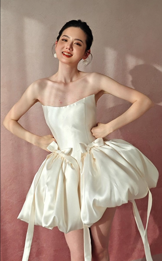 Dreamy Strapless Feast Short Dress Backless Satin Fabric Bow-Knot Ball Gown Homecoming Dress AP0752