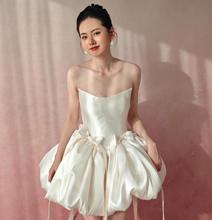 Dreamy Strapless Feast Short Dress Backless Satin Fabric Bow-Knot Ball Gown Homecoming Dress AP0752