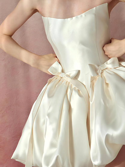 Dreamy Strapless Feast Short Dress Backless Satin Fabric Bow-Knot Ball Gown Homecoming Dress AP0752