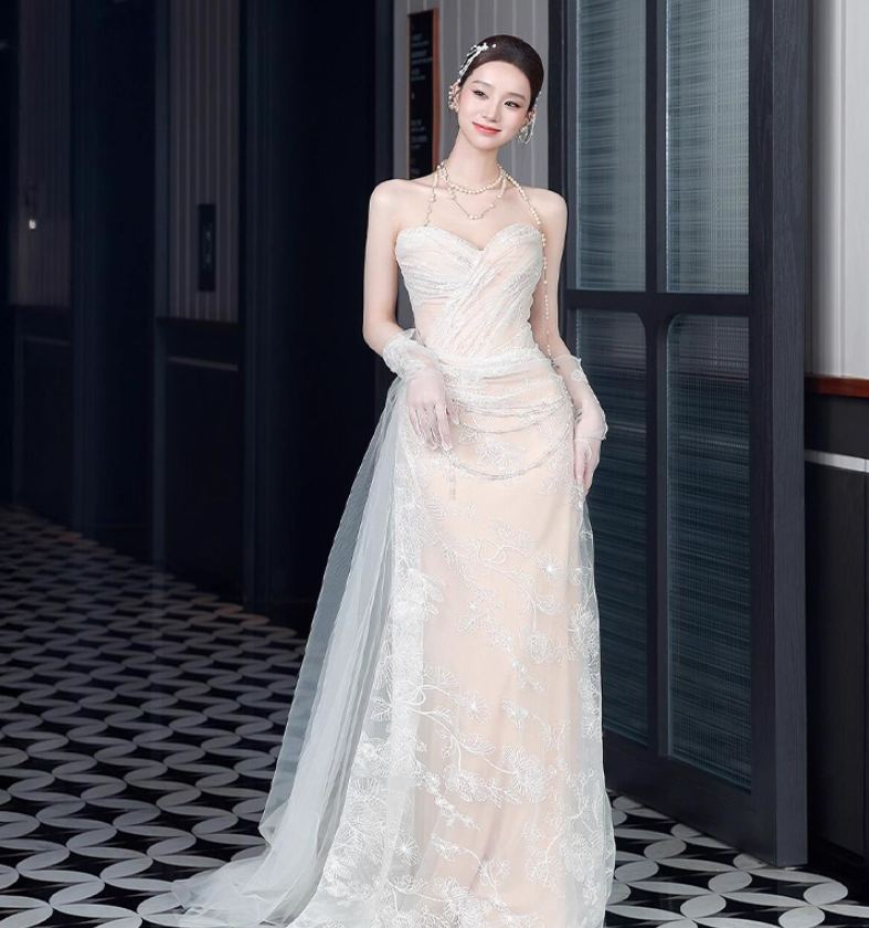 Fairy Tale Strapless Beading Cinched-Waist Halter Dress Textured Tulle Layered Prom Dress AP0753