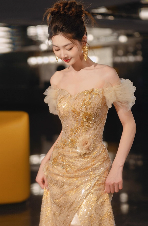 Exquisite Strapless Off-Shoulder Sequins Cinched-Waist Mermaid Dress High-Slit Prom Dress AP0754