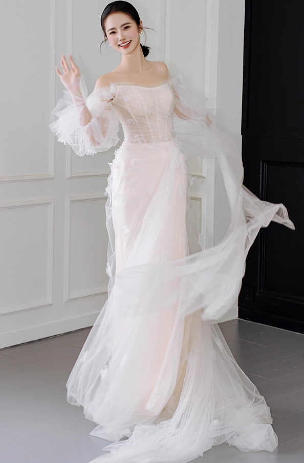 Romantic Strapless Off-Shoulder Maxi Dress 3D Organza Petal Mesh Ruffles Sleeve Prom Dress AP0755