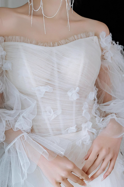 Romantic Strapless Off-Shoulder Maxi Dress 3D Organza Petal Mesh Ruffles Sleeve Prom Dress AP0755