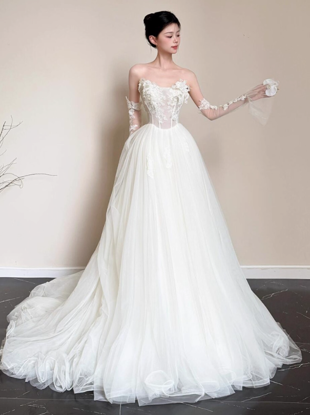 Classical Lace Applique Satin Fabric Maxi Dress Vintage Tulle Layered Strapless Wedding Dress AP0772