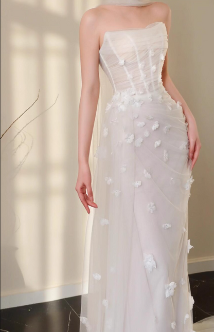 Vogue Tulle Layered 3D Petal Strapless Feast Dress Elegant Cinched-Waist Prom Dress AP0773