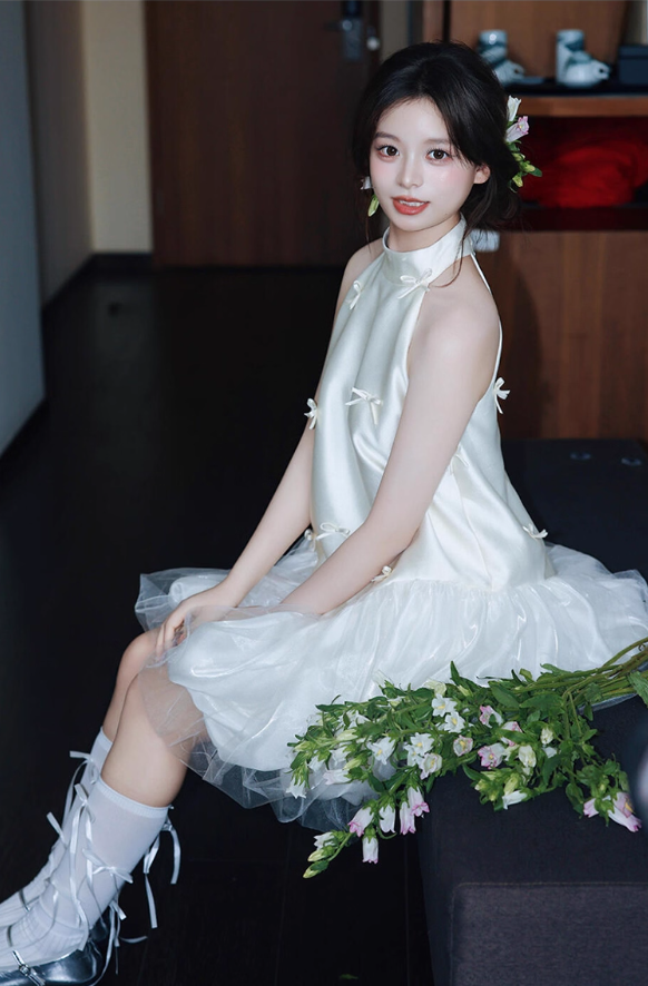 Elegant Ruffles Tulle Hem Feast Birthday Ceremonies Dress Satin Loose Style Halter Homecoming Dress AP0789