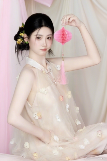 Chic Pearl Button Floral Appliques Feast Ceremonies Dress Tulle Overlay Halter Prom Dress AP0790