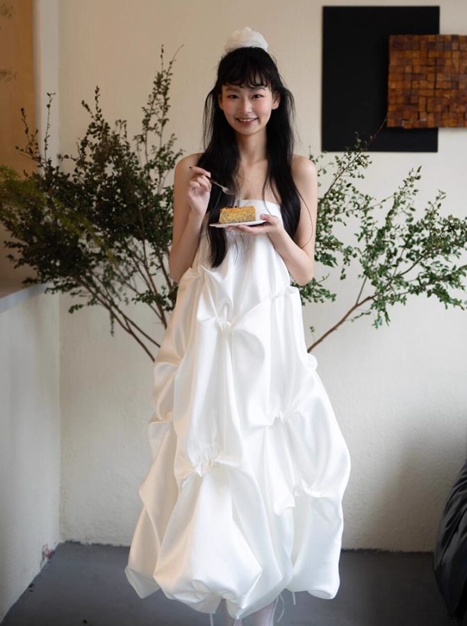 New Arrival Strapless Satin Fabric Maxi Dress Niche Ruched Ball Gown Prom Dress AP0791