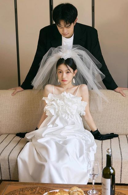 Exquisite Ruffle Trimmed Bridal Dress Niche Spaghetti Strap Satin Fabric Wedding Dress AP0792